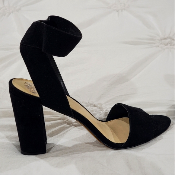 New Vince Camuto Black heel - Picture 1 of 3